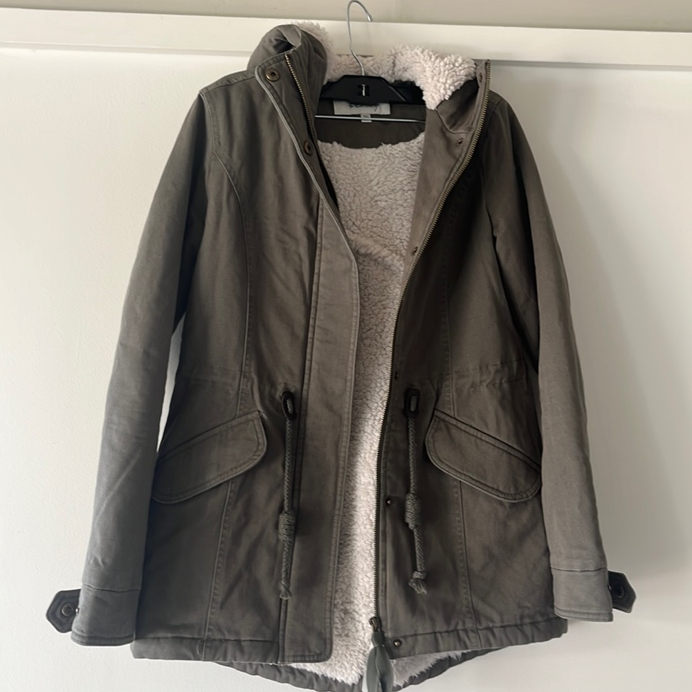 Sebby woman’s faux fur hood anorak -NWOT